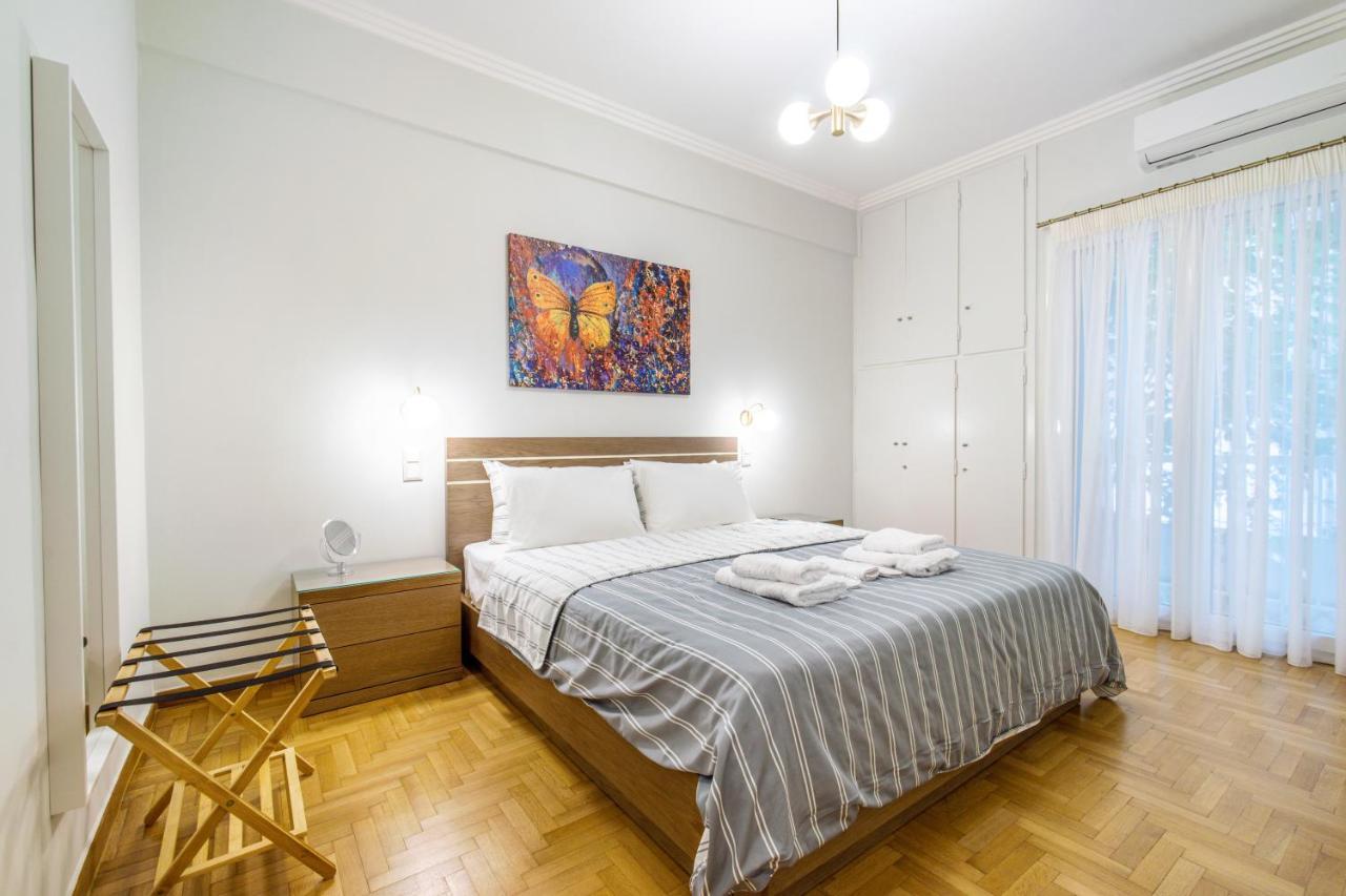 Urban Luxury On A Quiet Street In The Center Of Athens Apartment Екстериор снимка