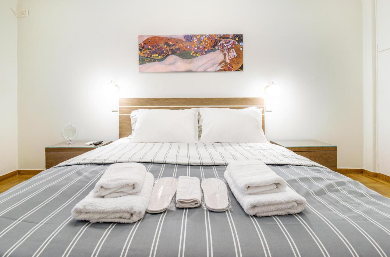 Urban Luxury On A Quiet Street In The Center Of Athens Apartment Екстериор снимка